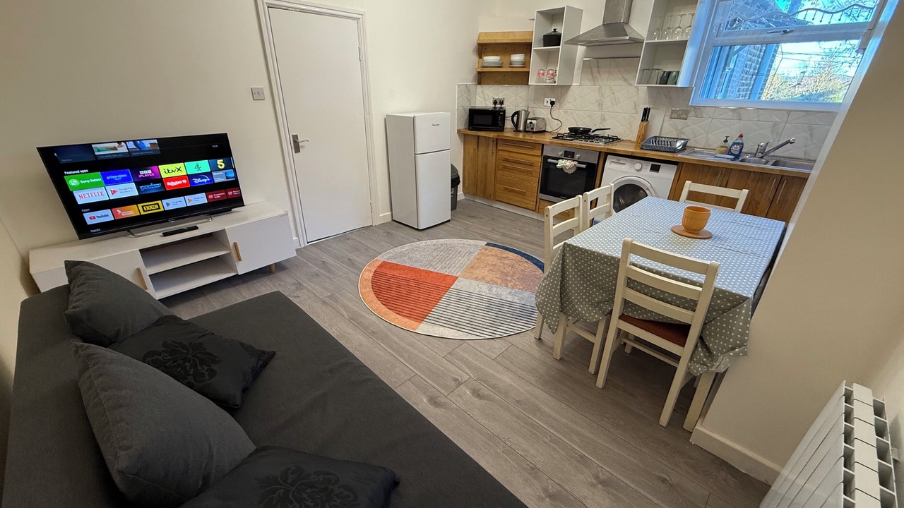 Photo of Others in Enfield Highway