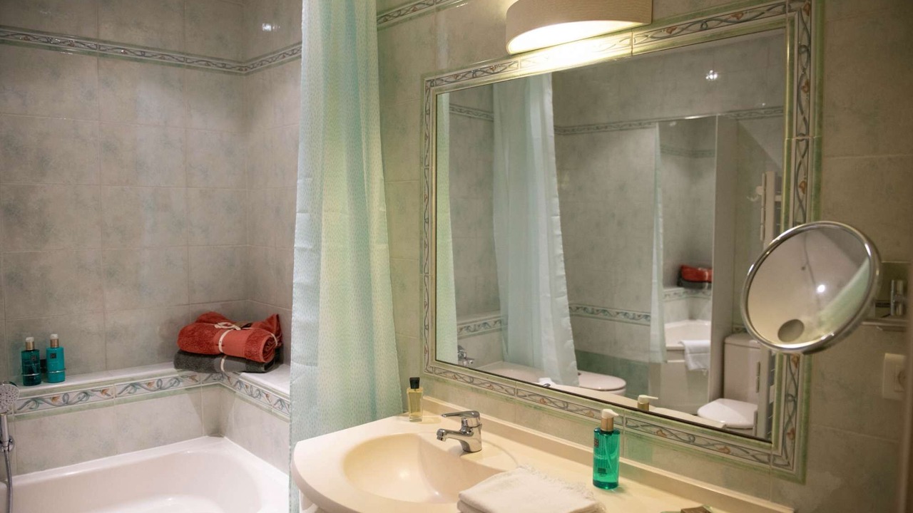 Photo of Bathroom in Aigues-Mortes Medieval City