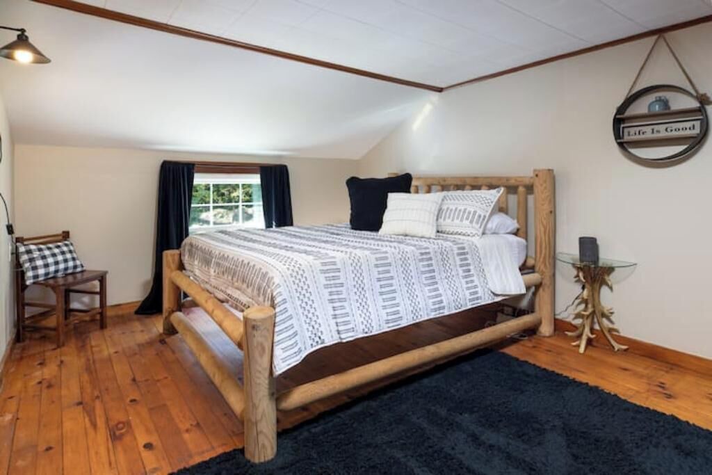 Photo of Bedroom in Athol