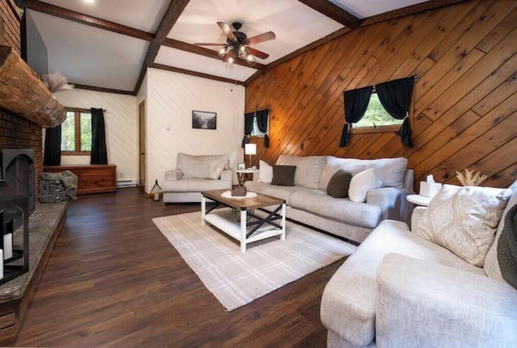 Photo of Livingroom in Athol