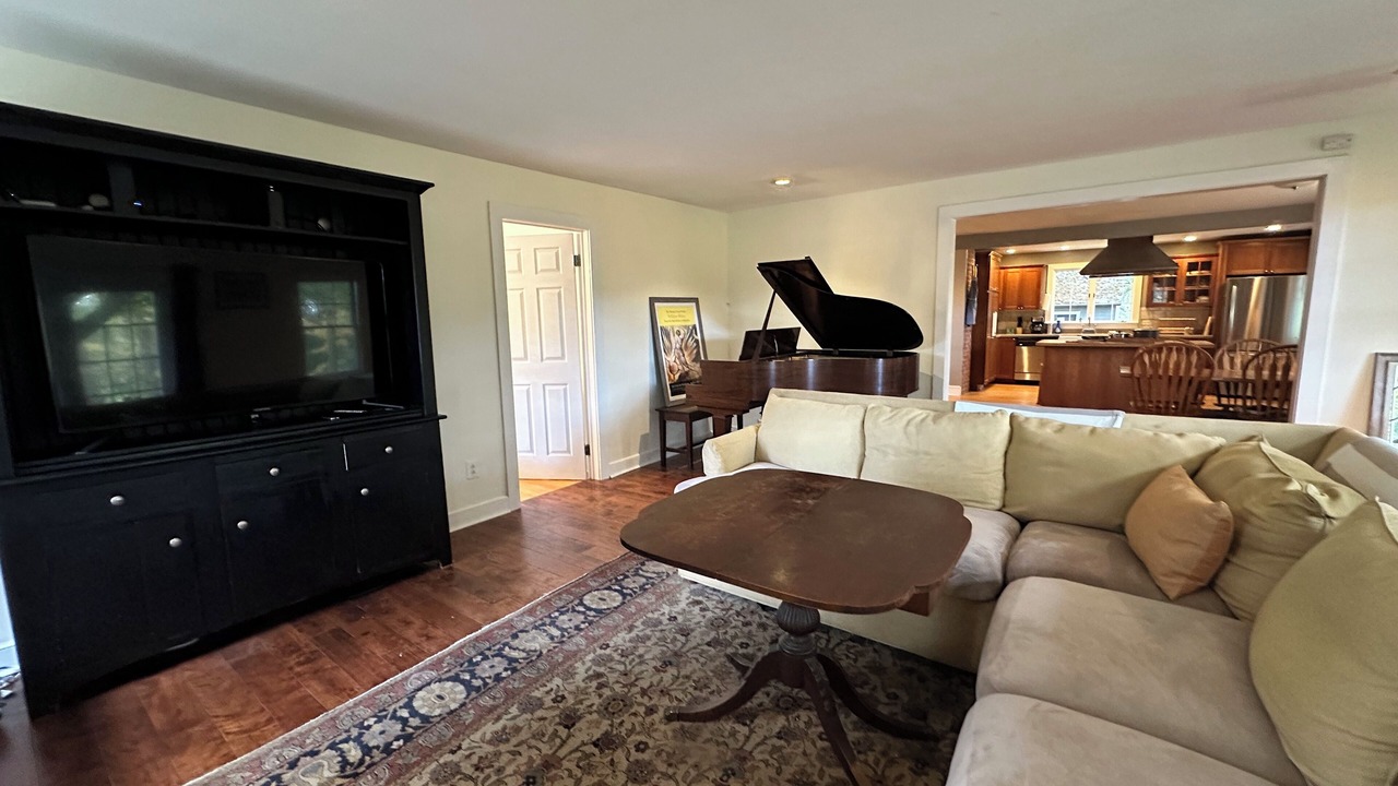 Photo of Livingroom in Marble Dale