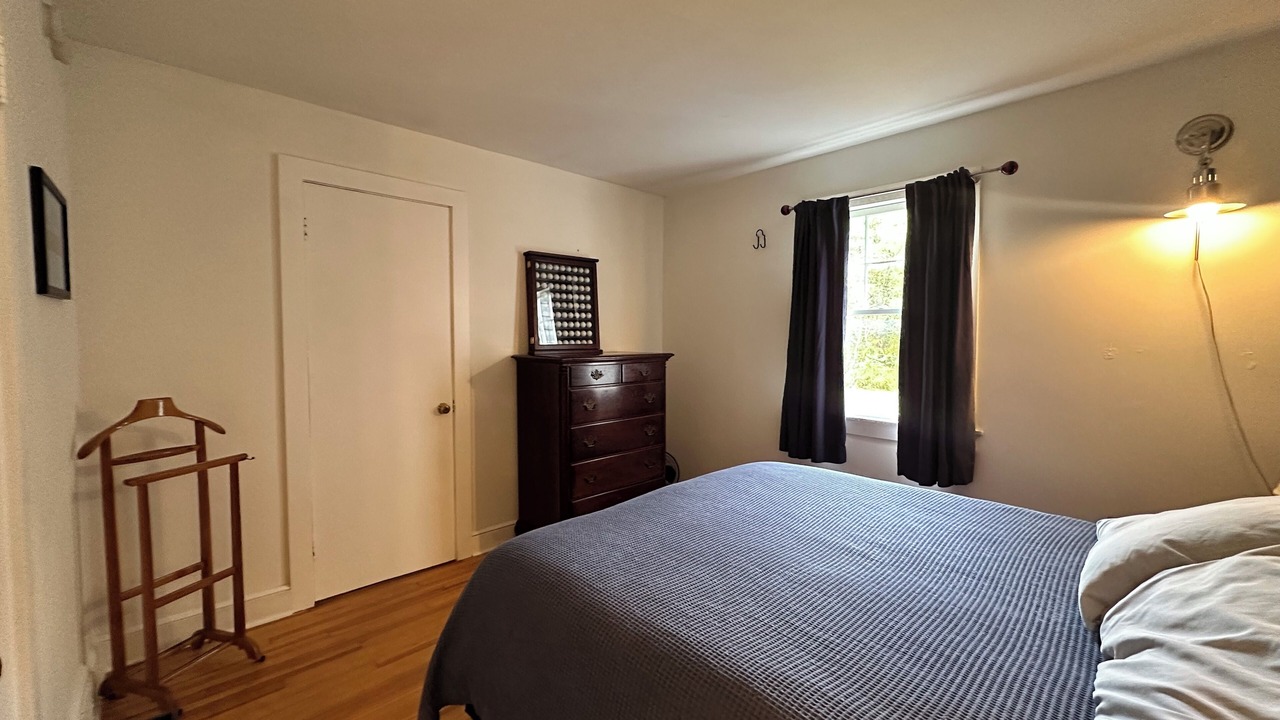 Photo of Bedroom in Marble Dale