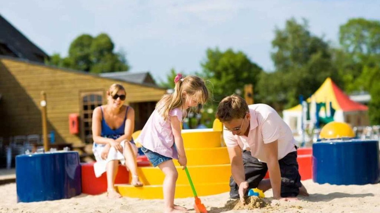 Photo of Others in Litteau