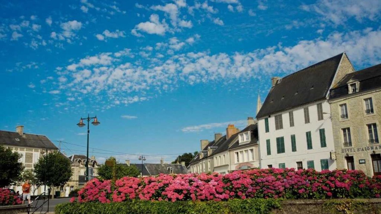 Photo of Others in Litteau