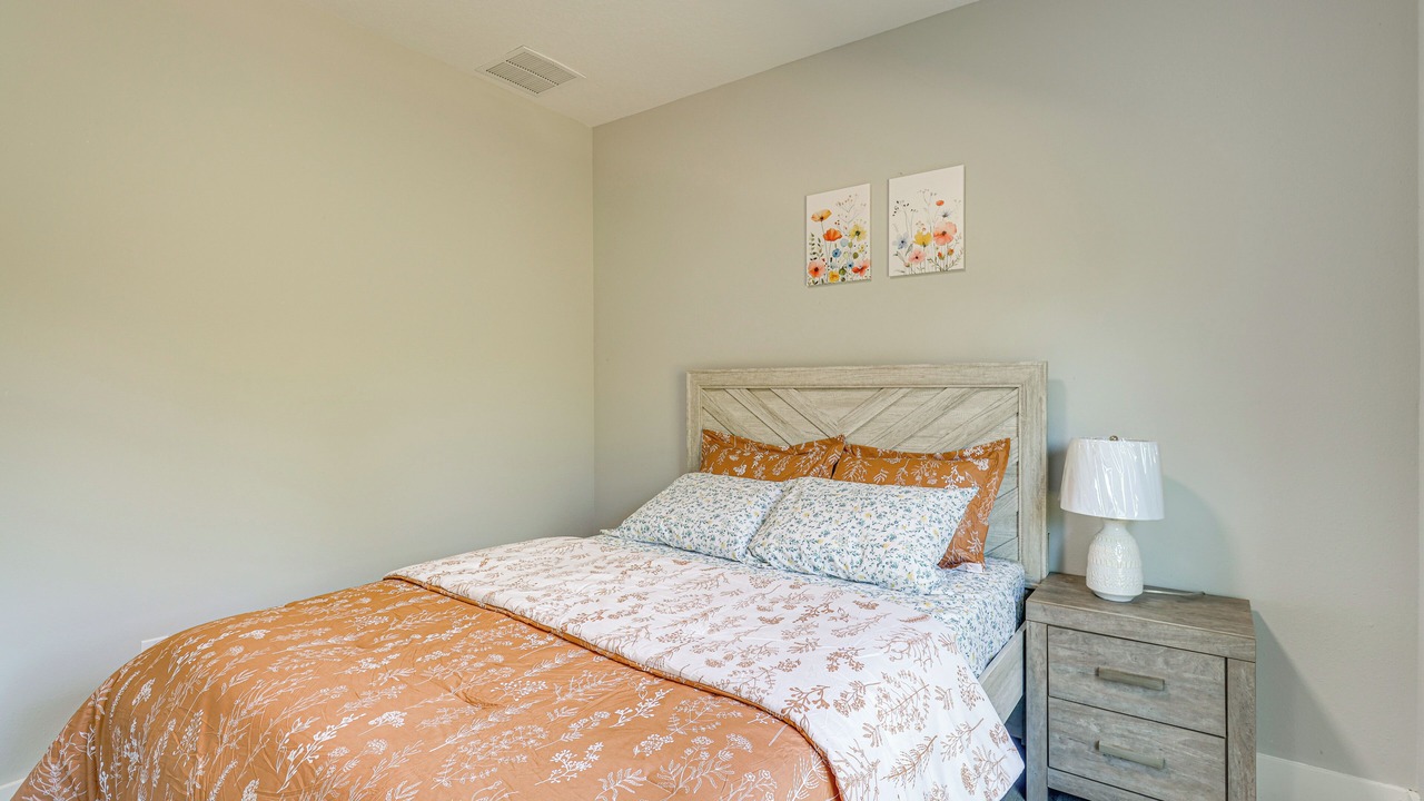 Photo of Bedroom in Indian Lake Estates