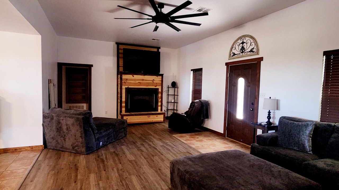 Photo of Livingroom in Mead