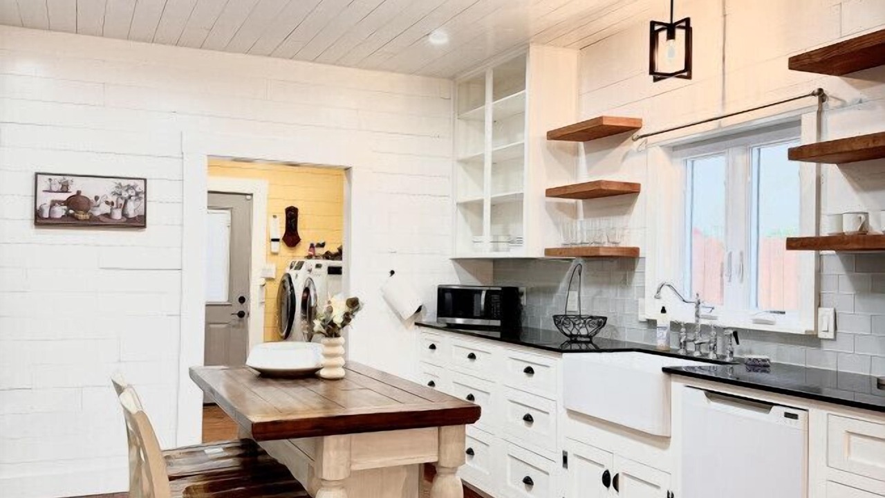 Photo of Kitchen in Northwest Los Angeles Heights