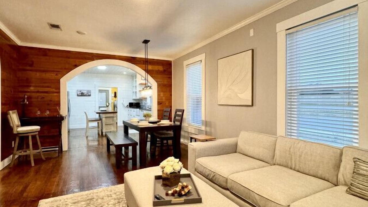 Photo of Livingroom in Northwest Los Angeles Heights
