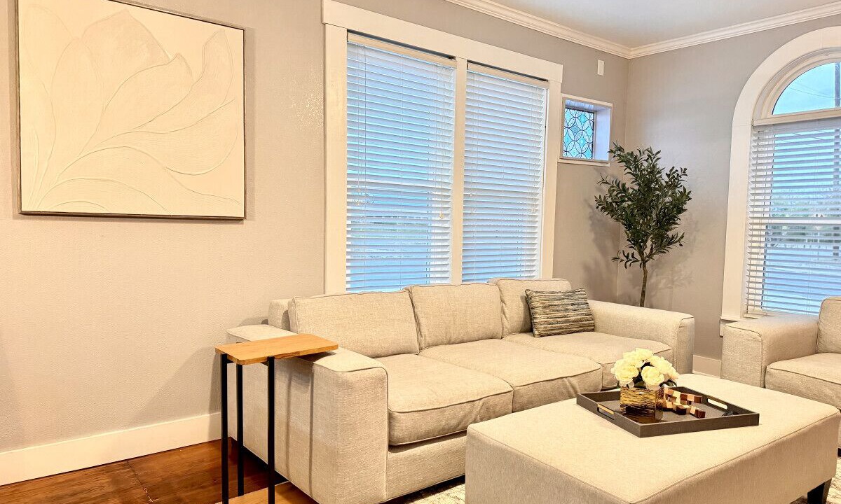 Photo of Livingroom in Northwest Los Angeles Heights