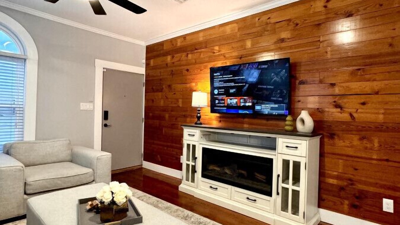Photo of Livingroom in Northwest Los Angeles Heights