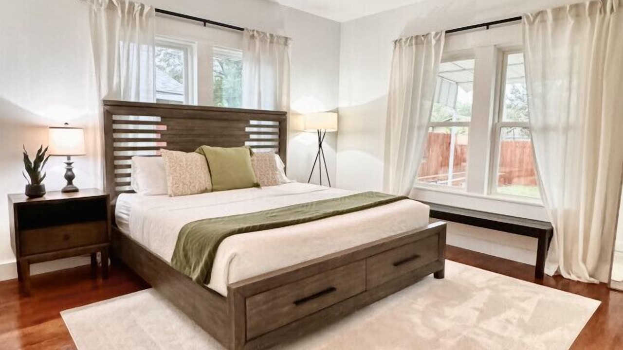 Photo of Bedroom in Northwest Los Angeles Heights