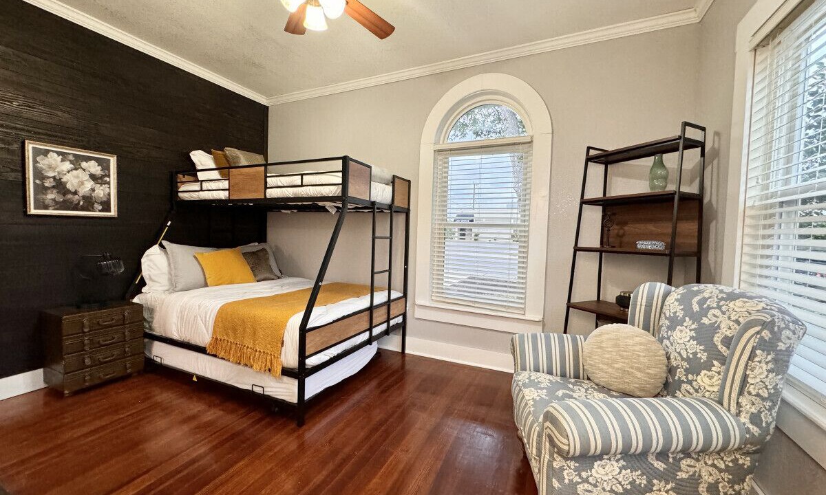 Photo of Bedroom in Northwest Los Angeles Heights