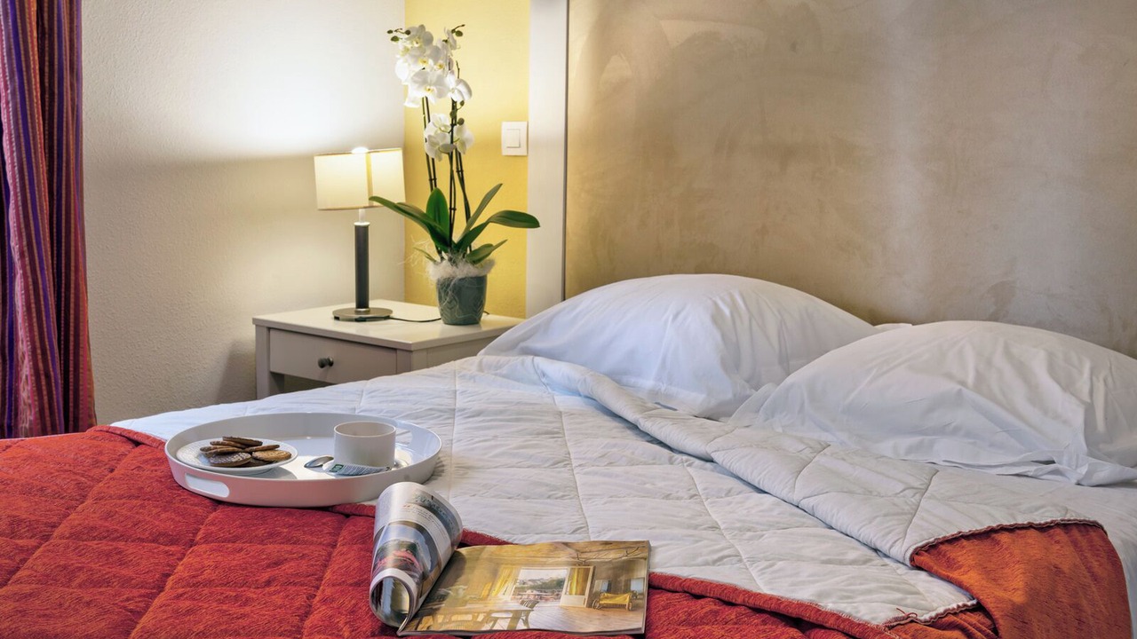 Photo of Bedroom in Negrepelisse