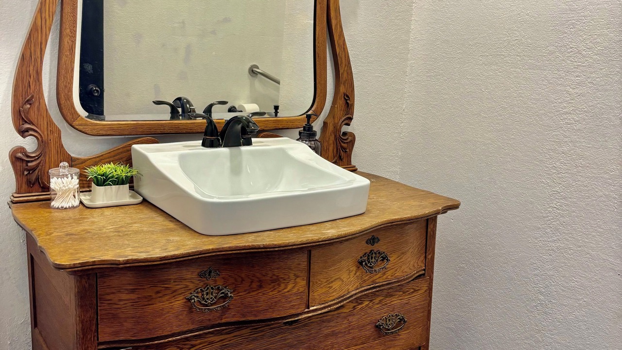 Photo of Bathroom in Elgin