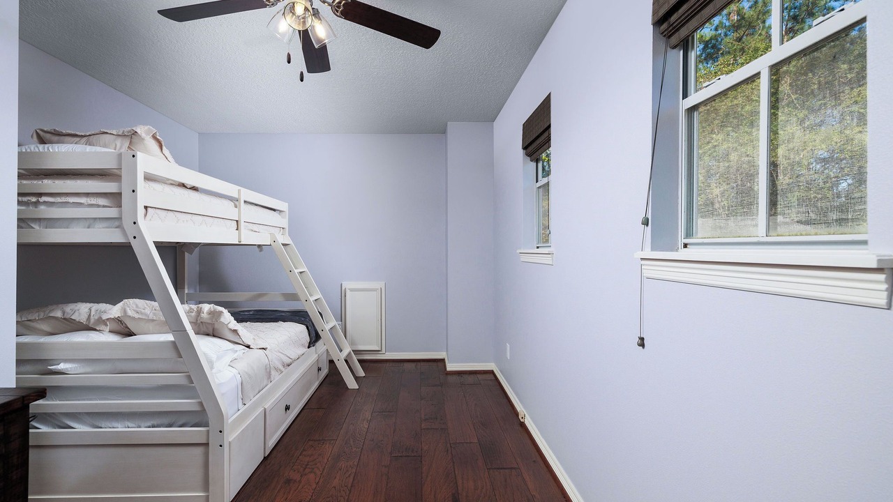 Photo of Bedroom in Panther Creek