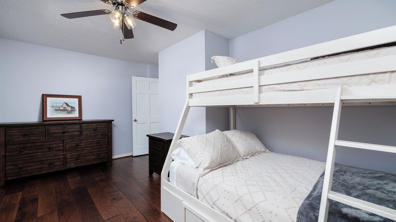 Photo of Bedroom in Panther Creek