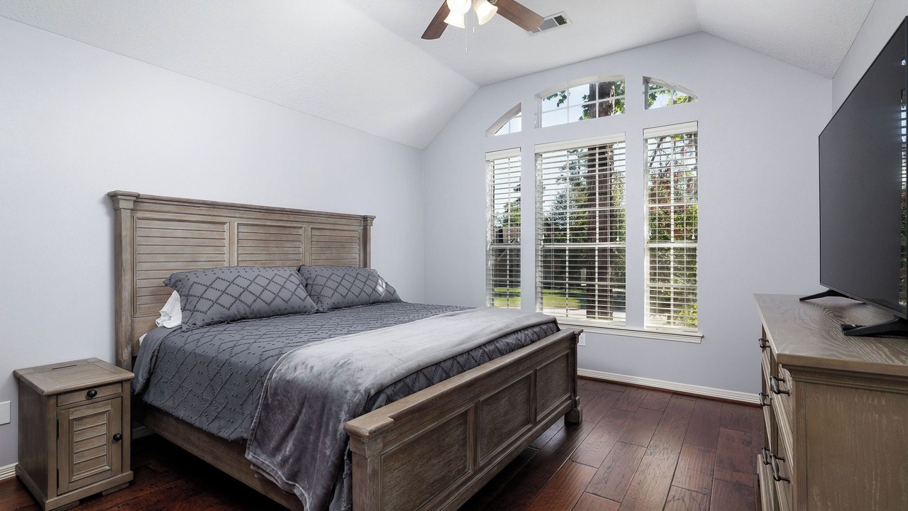 Photo of Bedroom in Panther Creek