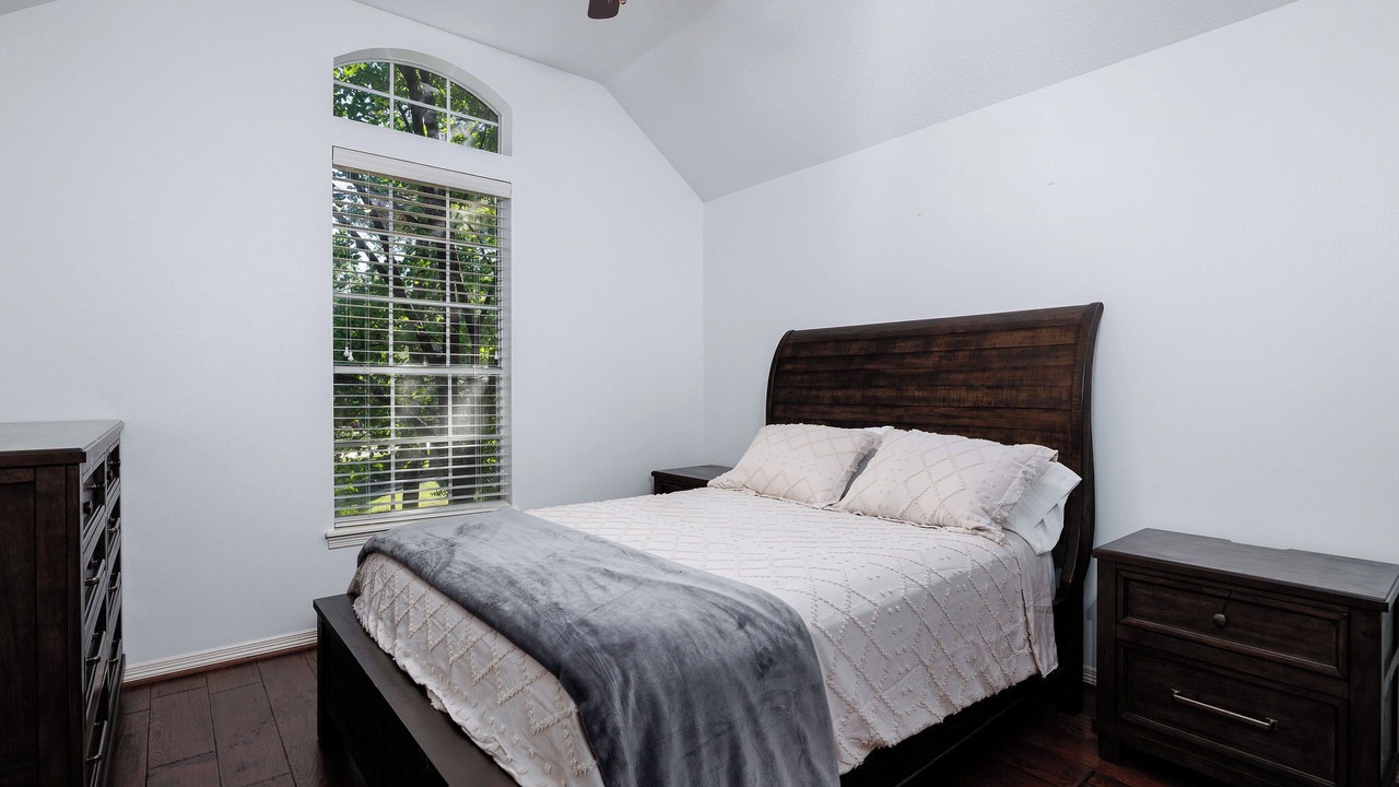 Photo of Bedroom in Panther Creek