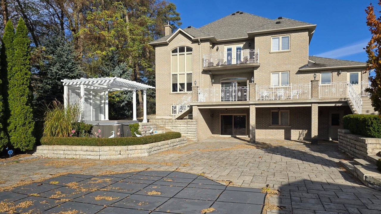Photo of Outdoor in Richmond Hill