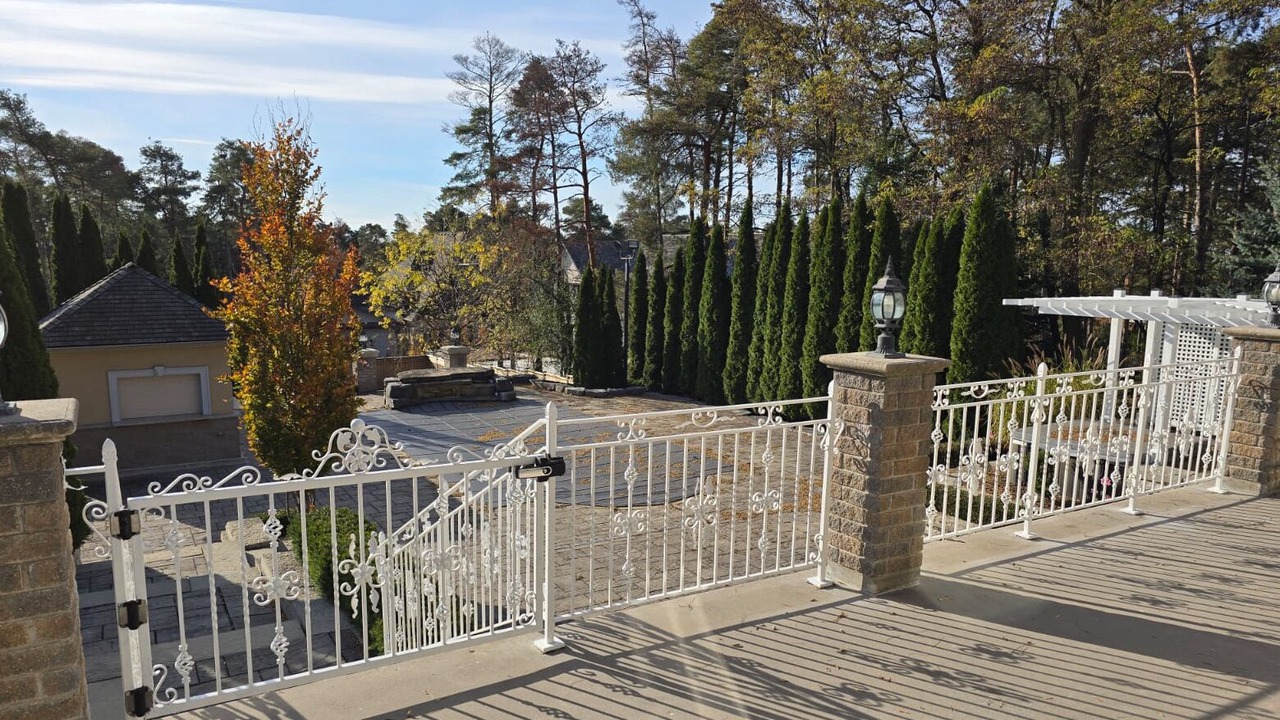 Photo of Outdoor in Richmond Hill