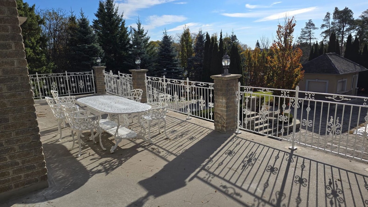 Photo of Outdoor in Richmond Hill