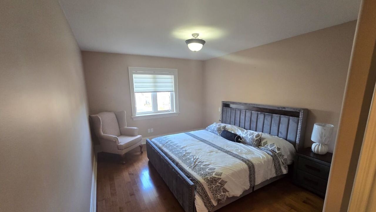 Photo of Bedroom in Richmond Hill