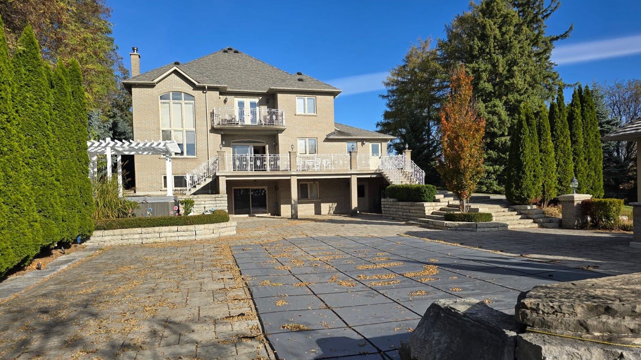 Photo of Outdoor in Richmond Hill