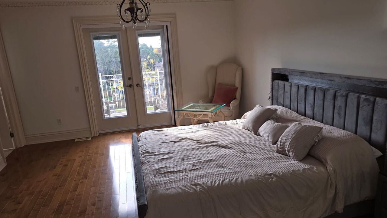 Photo of Bedroom in Richmond Hill