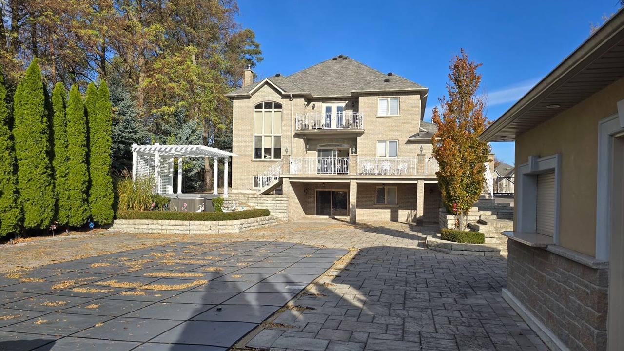 Photo of Outdoor in Richmond Hill