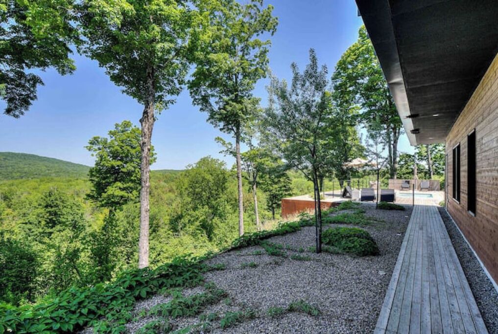 Photo of Outdoor in Bolton-Est