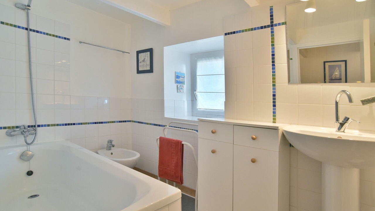 Photo of Bathroom in Cancale