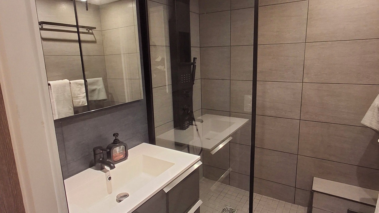 Photo of Bathroom in Vanves