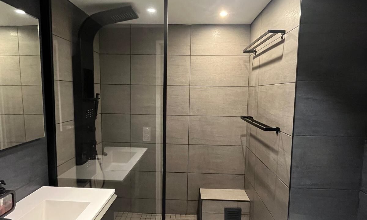Photo of Bathroom in Vanves