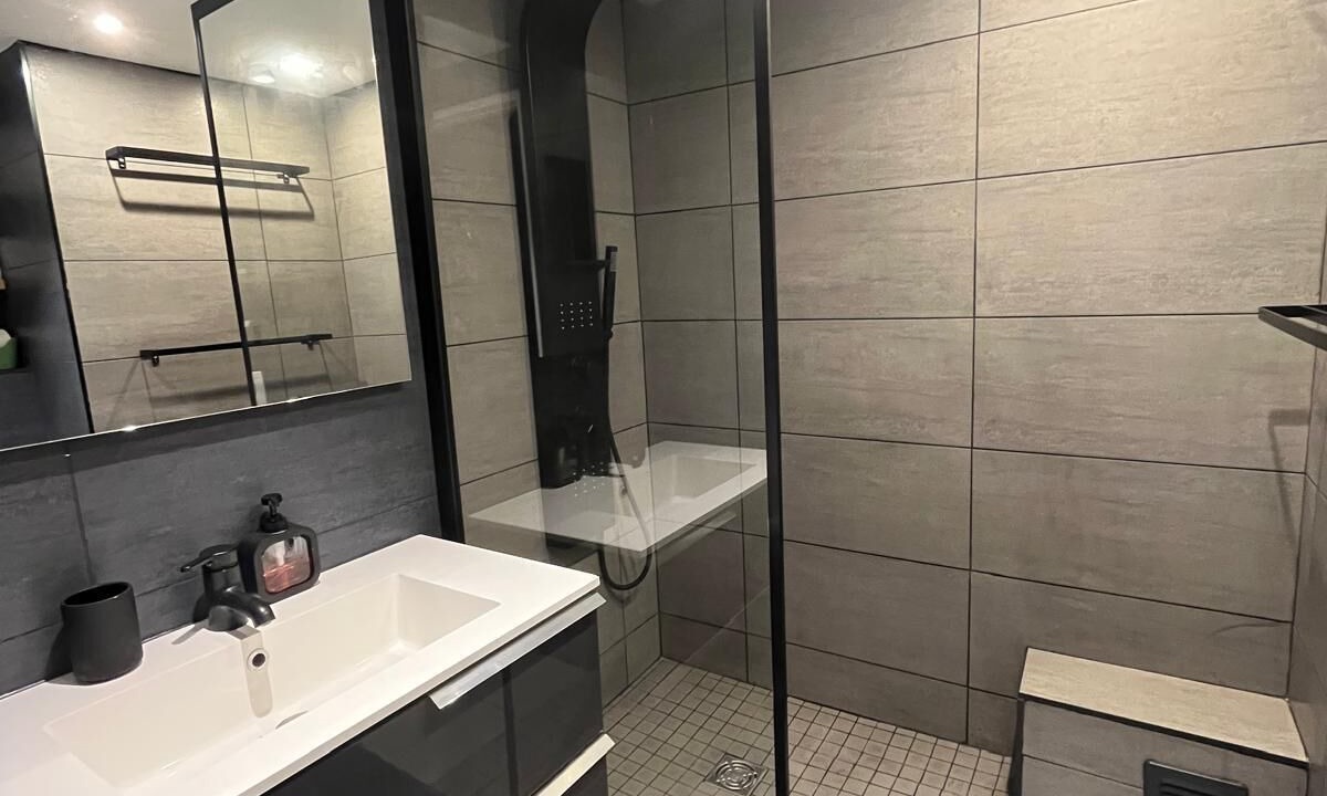 Photo of Bathroom in Vanves
