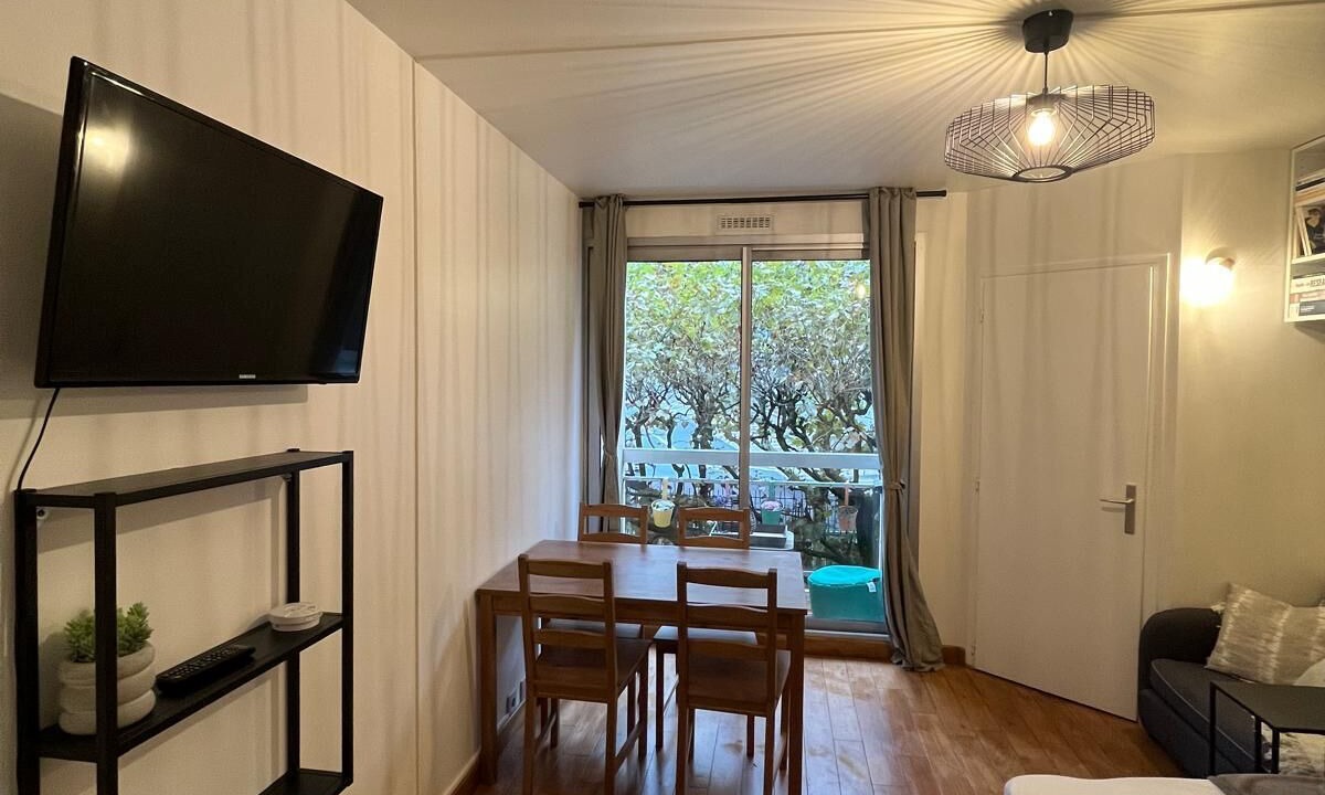 Photo of Bedroom in Vanves