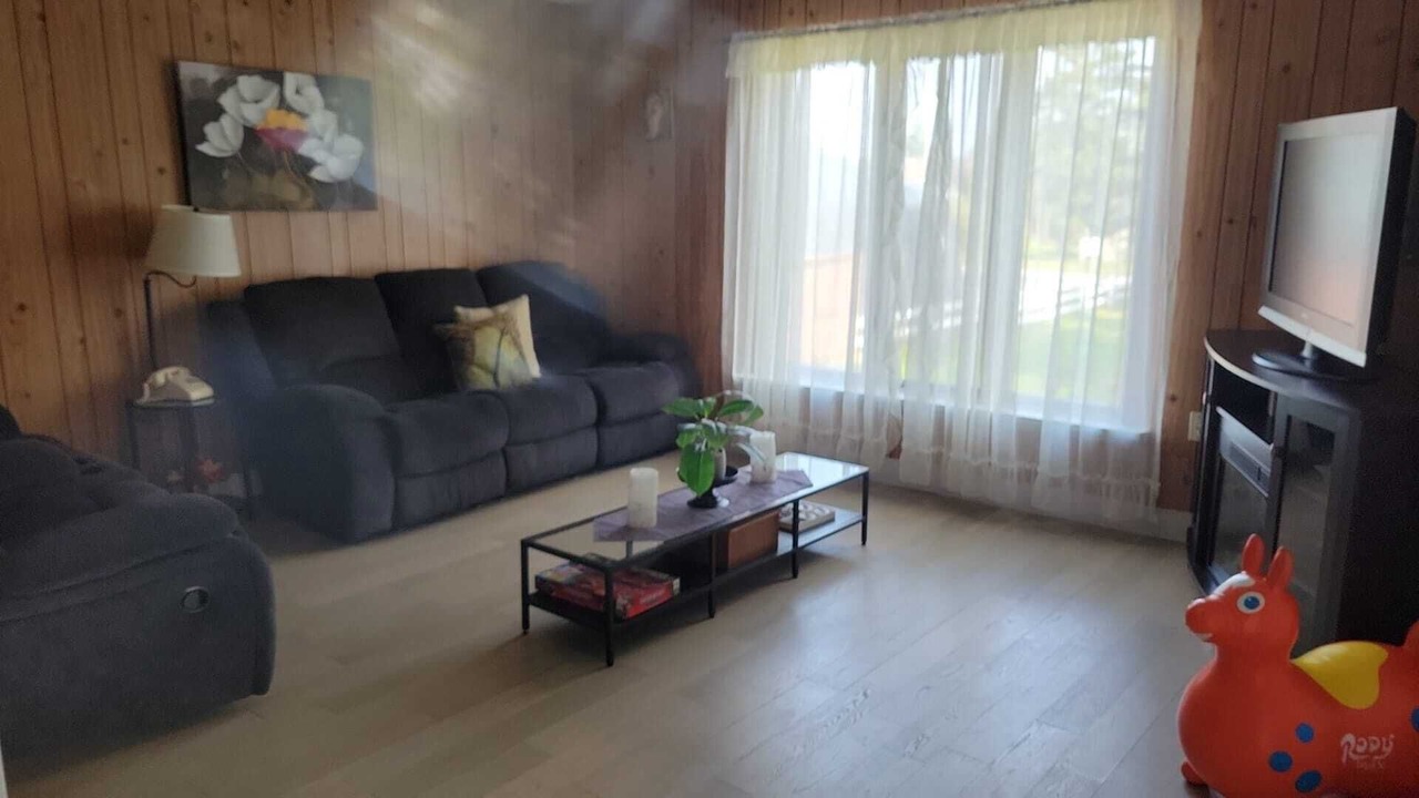 Photo of Livingroom in Innisfil