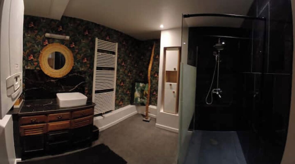 Photo of Bathroom in Gare