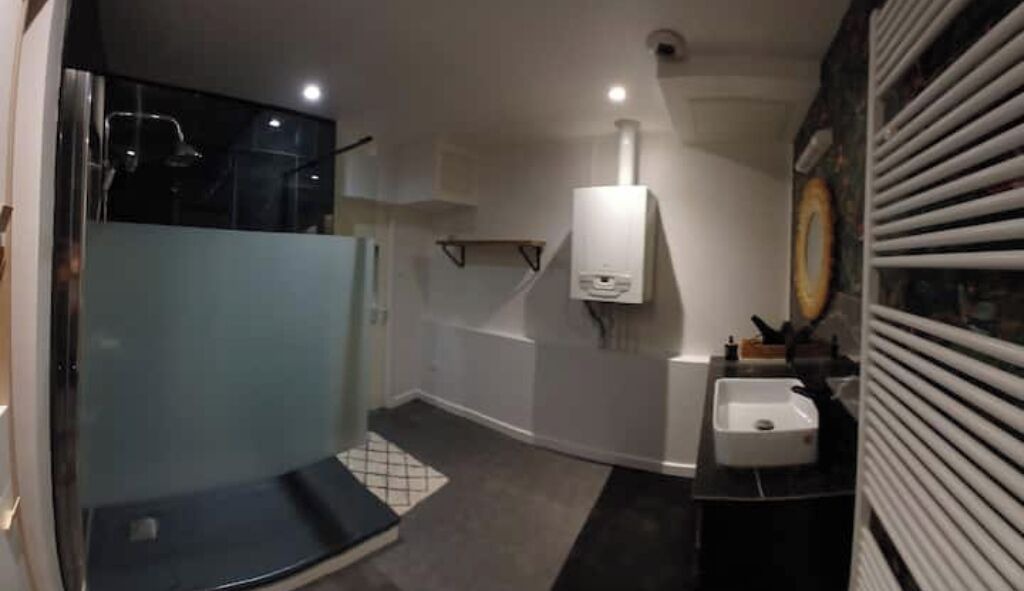 Photo of Bathroom in Gare