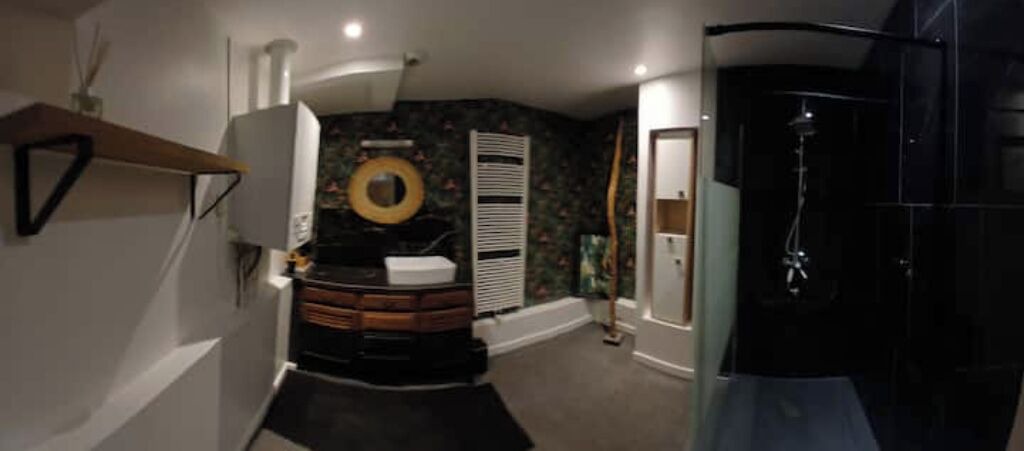 Photo of Bathroom in Gare