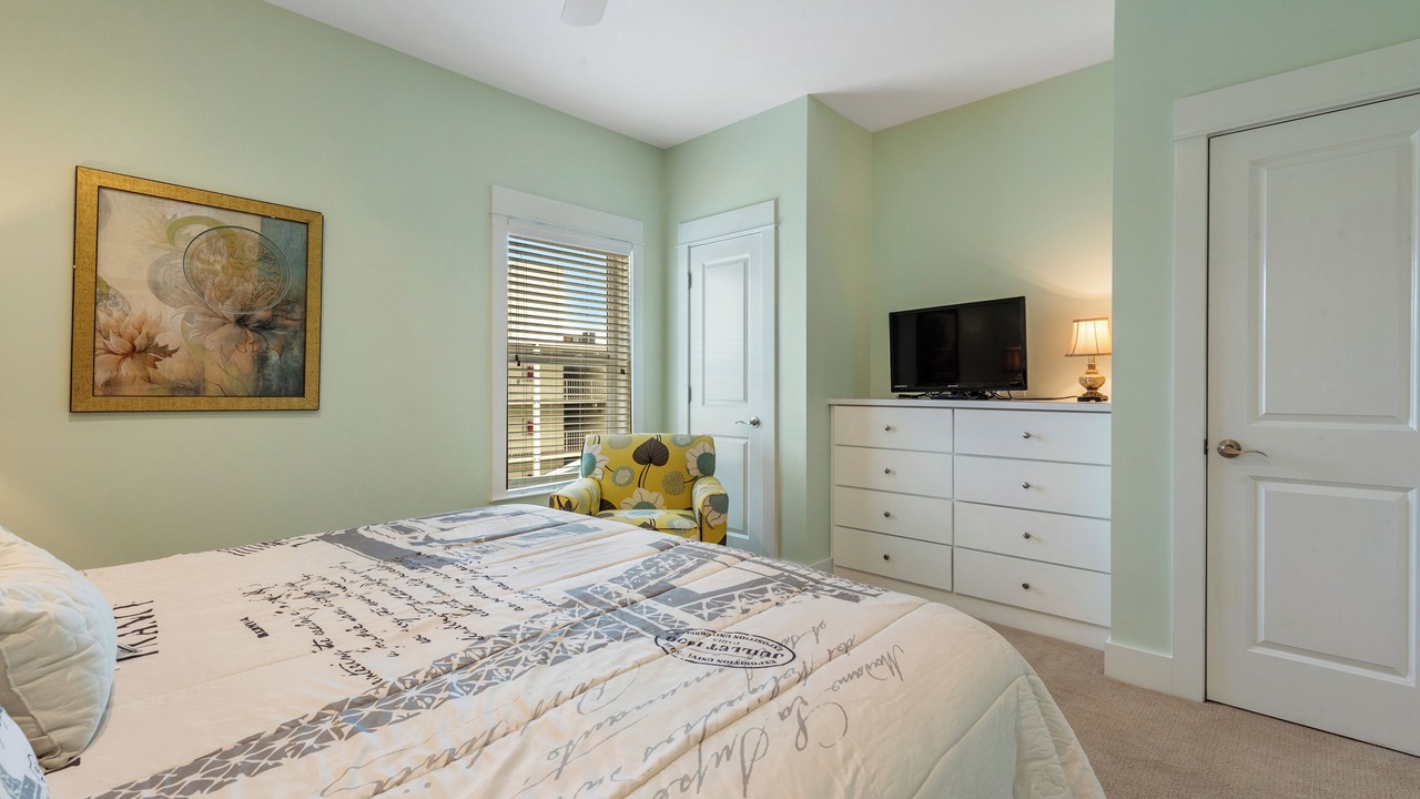 Photo of Bedroom in Gulf Shores