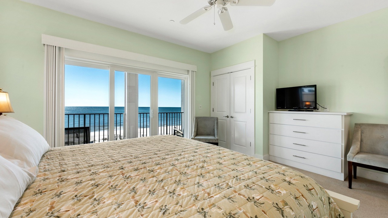 Photo of Bedroom in Gulf Shores