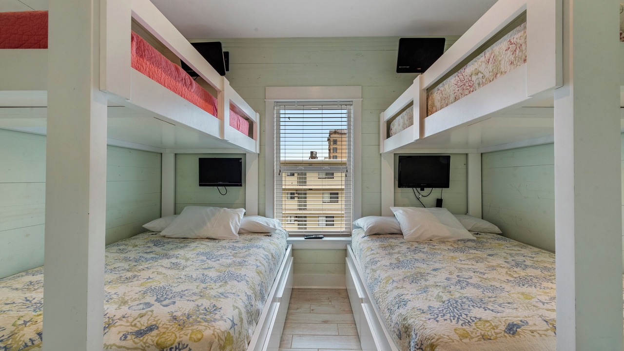 Photo of Bedroom in Gulf Shores