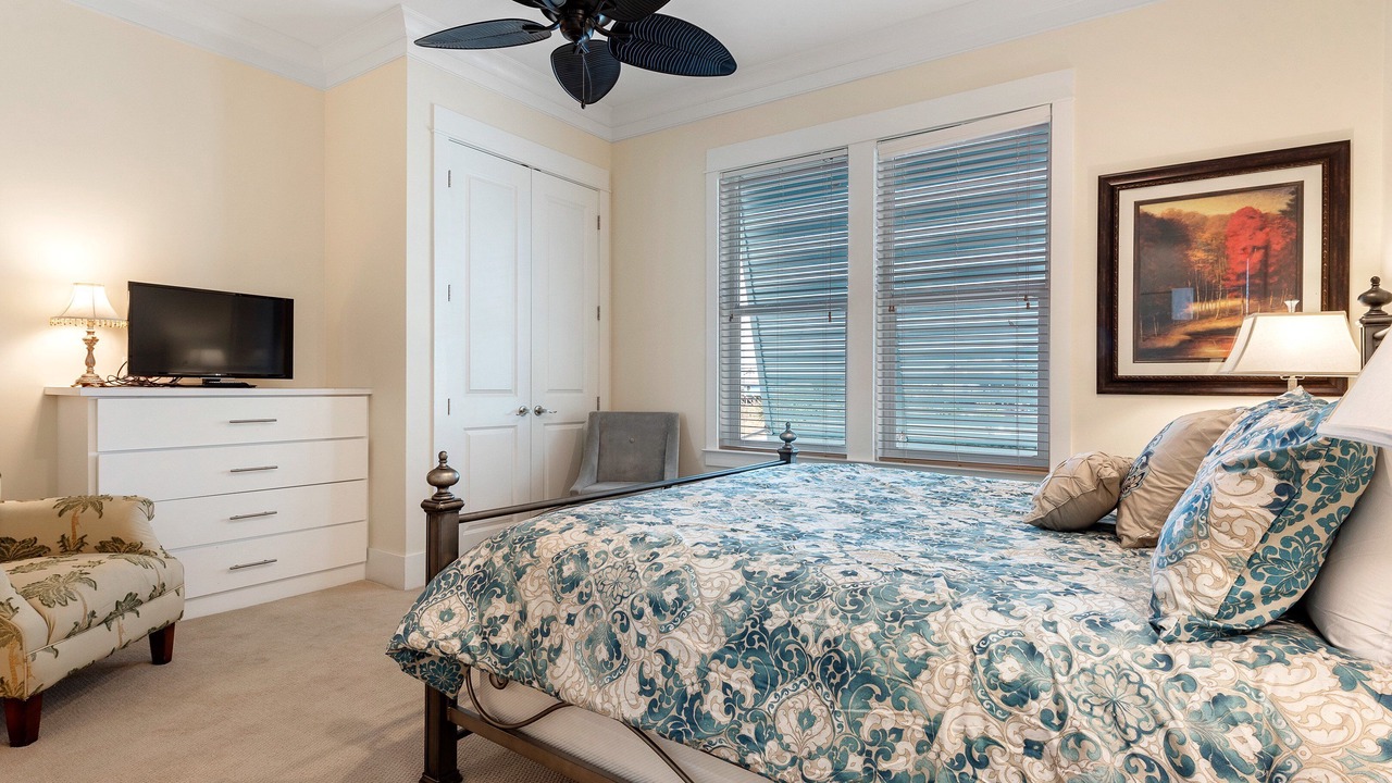 Photo of Bedroom in Gulf Shores