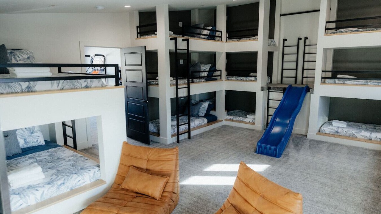 Photo of Bedroom in Hurricane