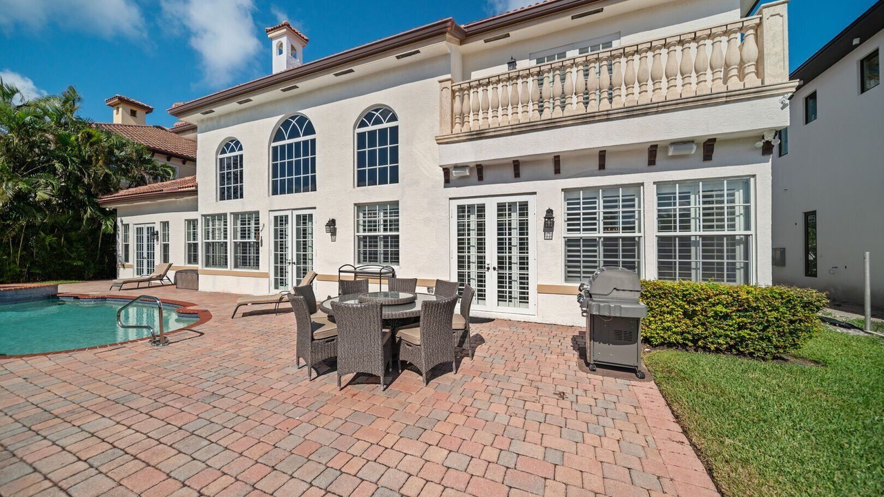 Photo of Patio Balcony in Tropic Isle