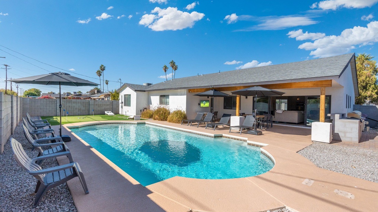 Photo of Outdoor in Cox Heights