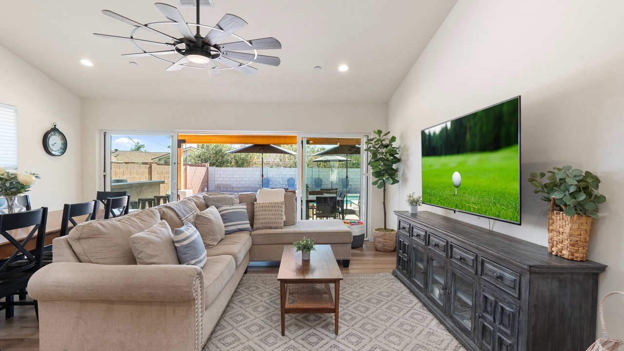 Photo of Livingroom in Cox Heights