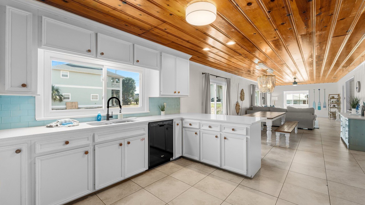 Photo of Kitchen in Kiska Beach