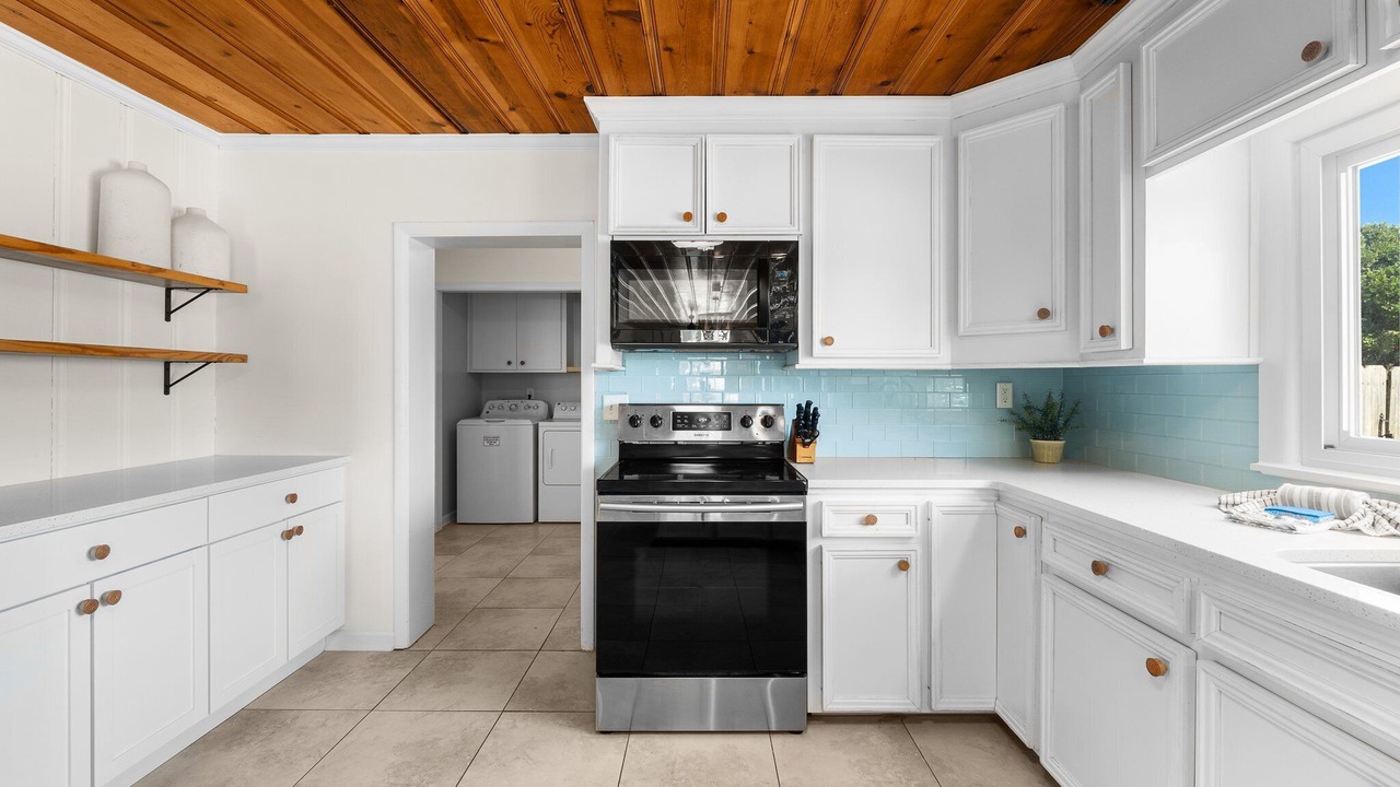 Photo of Kitchen in Kiska Beach