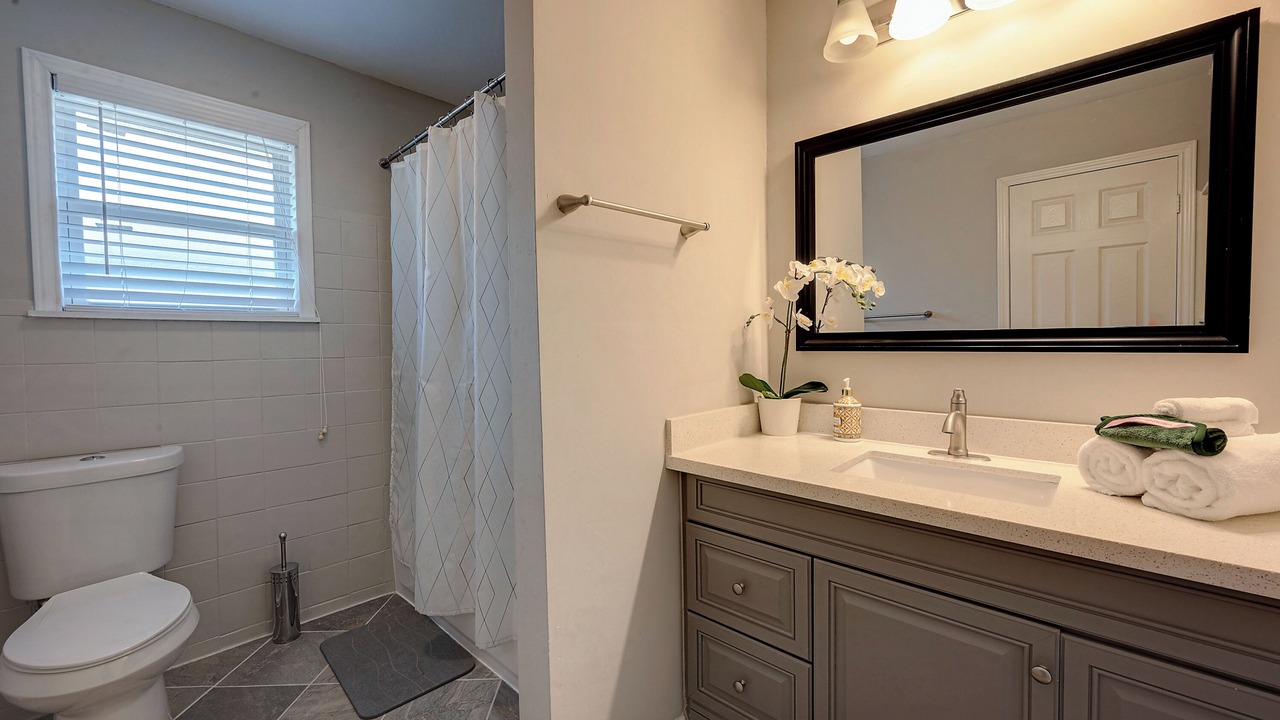 Photo of Bathroom in Willow Meadows/Willowbend Area